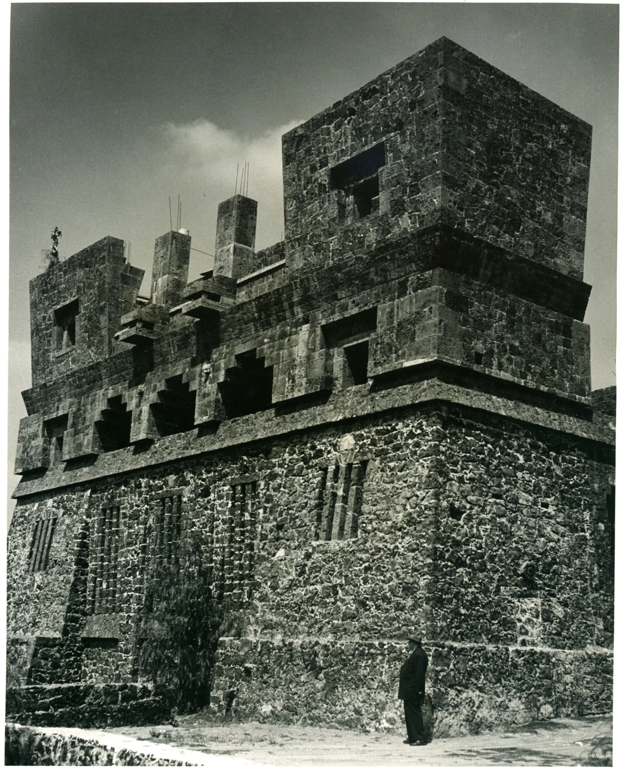 Historical view of Museo Anahuacalli during its construction in Mexico City.
