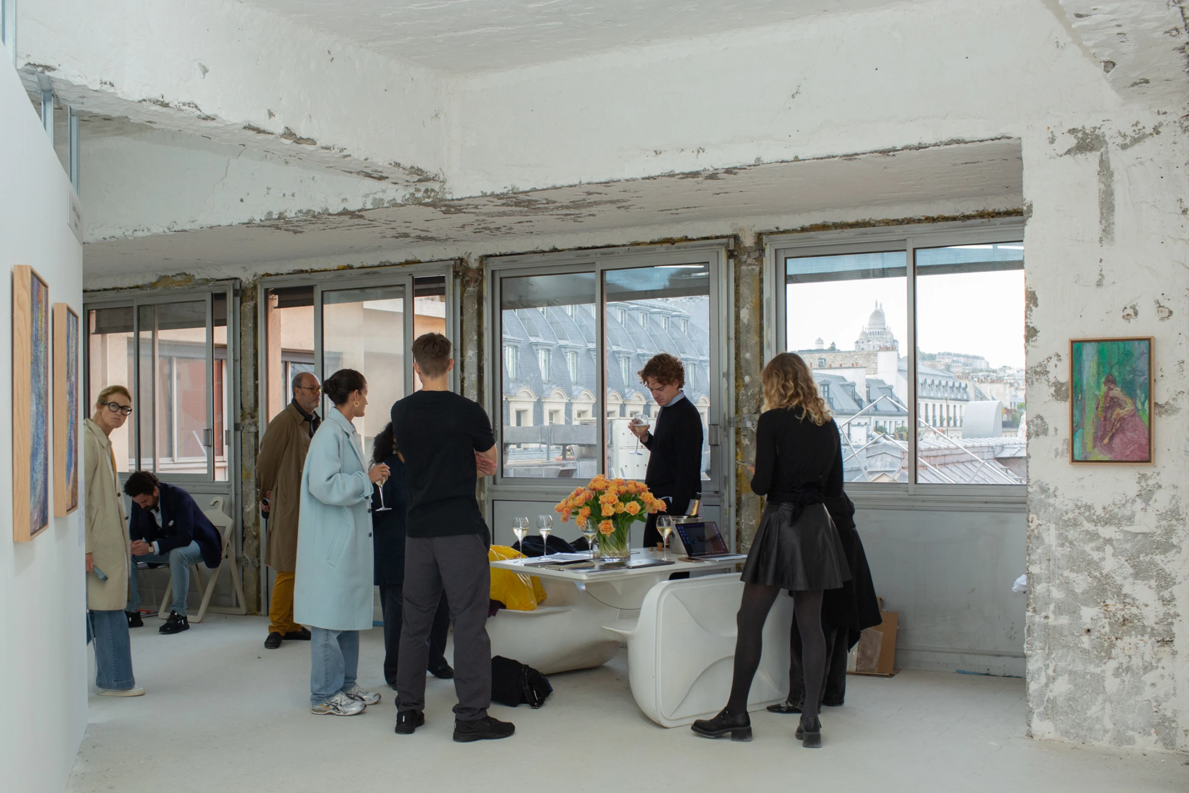 Visitors in a crowded fair corridor during Paris Internationale in Milan.