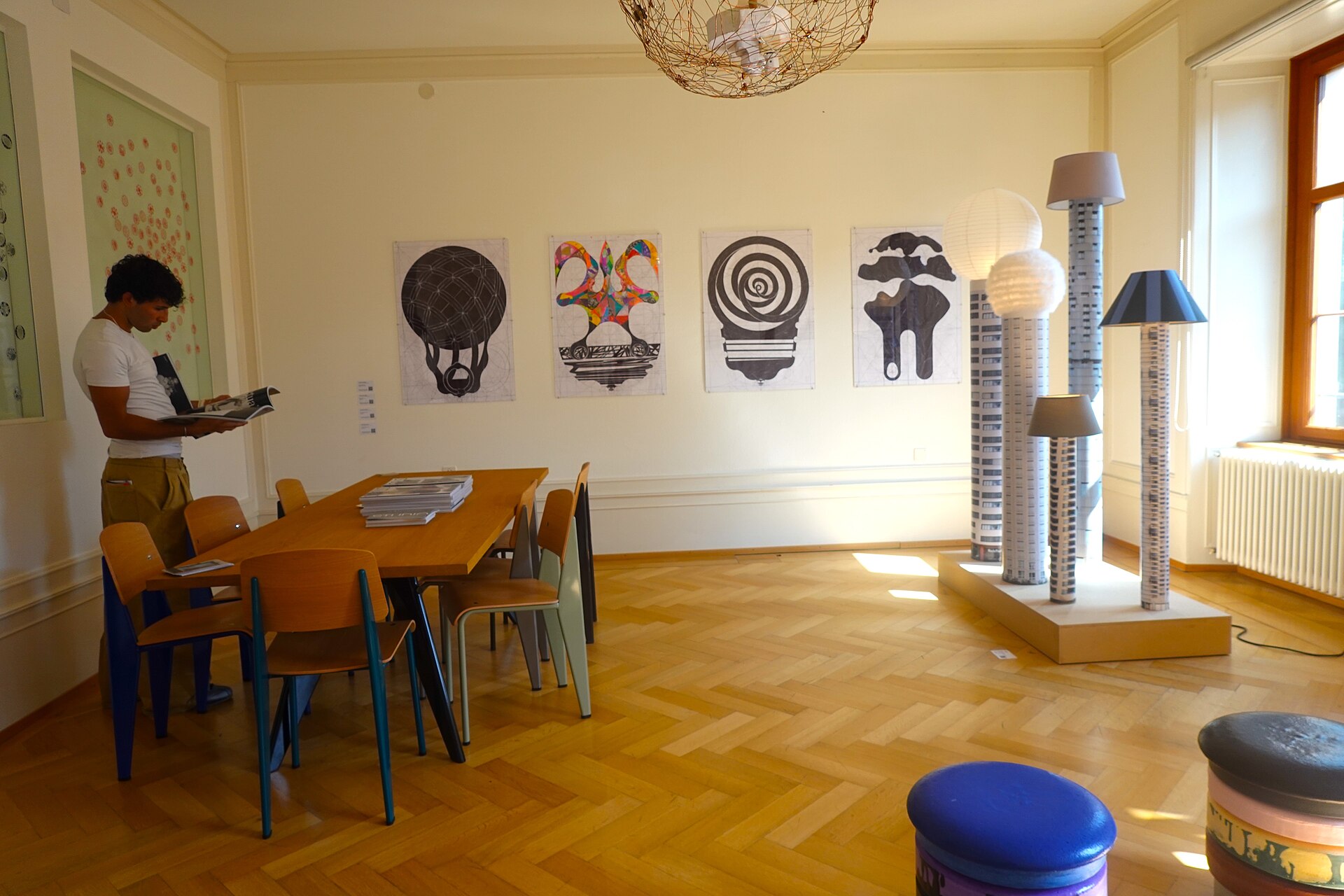 Crowd at an international contemporary art fair