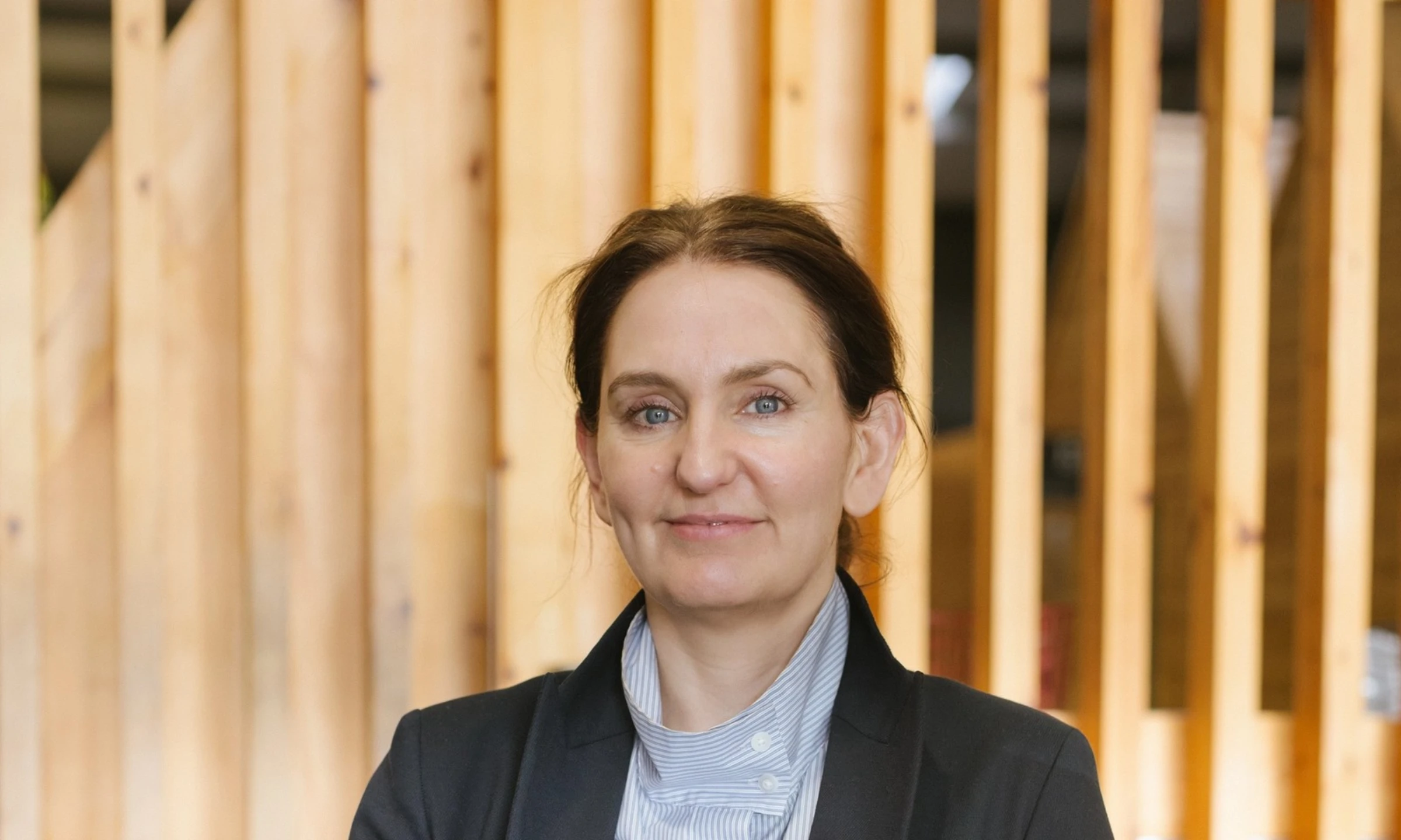 Portrait image of curator Helen Legg.