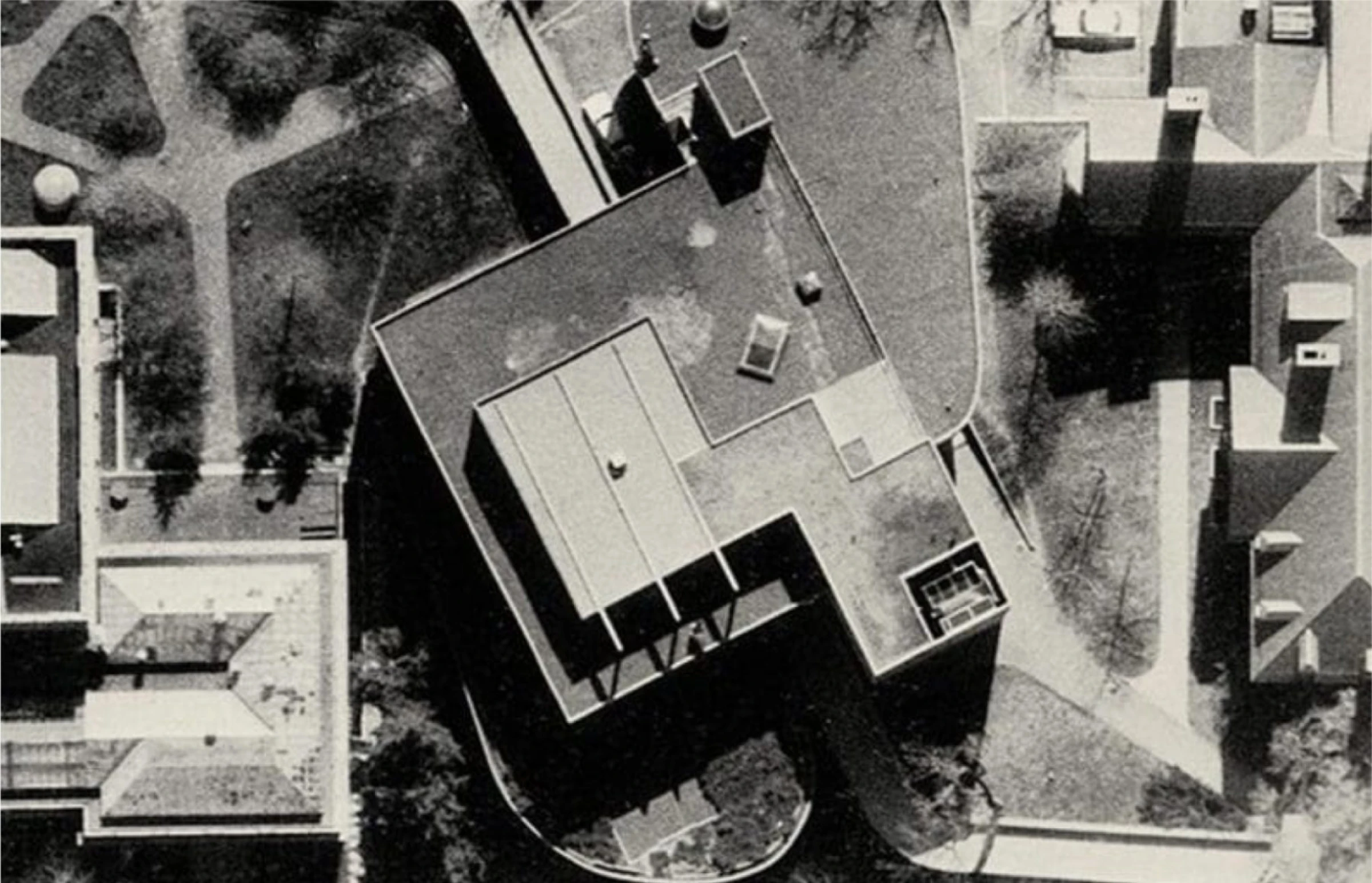 Exterior of Harvard's Carpenter Center for the Visual Arts in Cambridge.