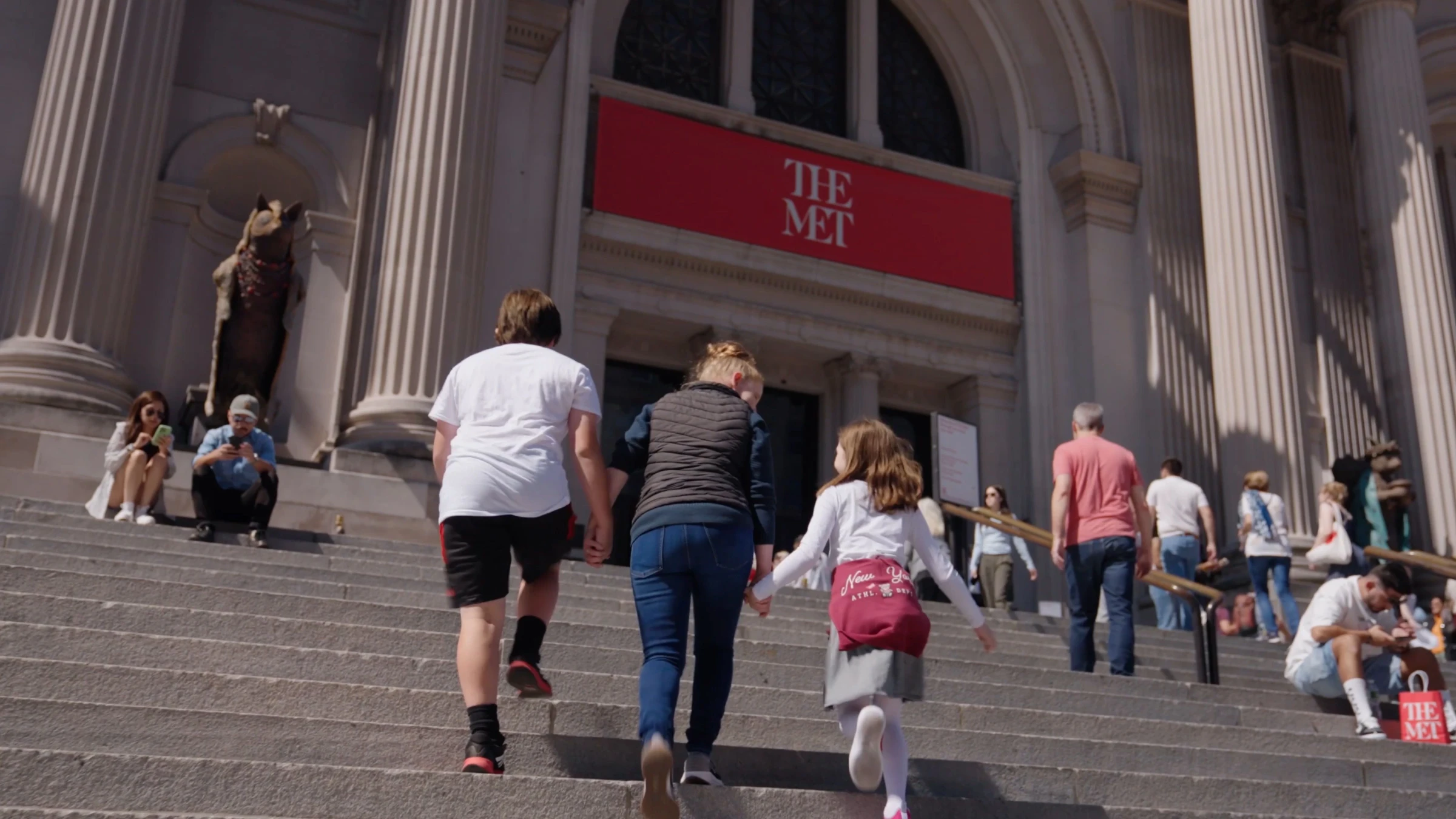 The Metropolitan Museum of Art facade in New York