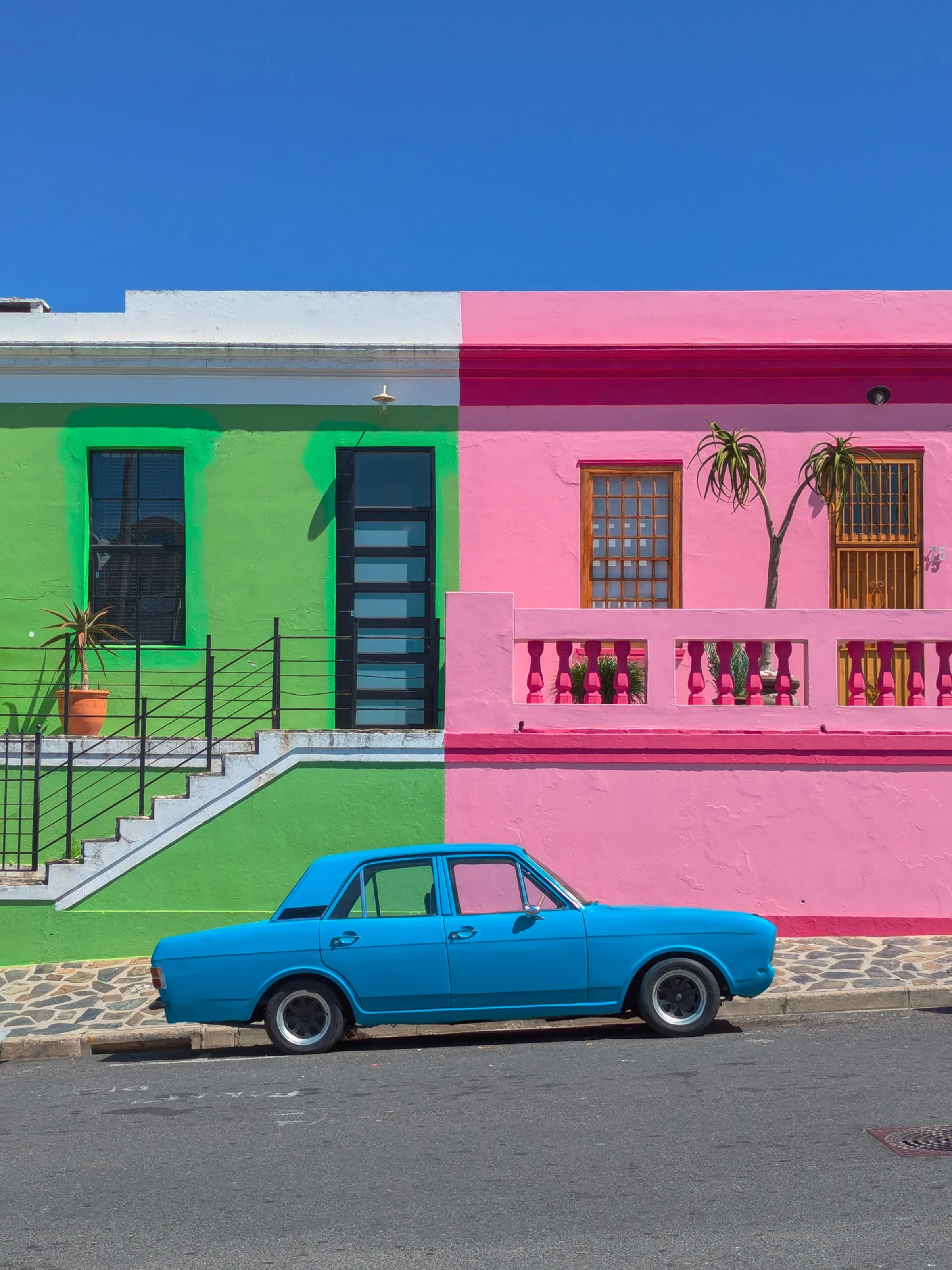 Robby Ogilvie's award-winning smartphone image of a classic car in Bo-Kaap, Cape Town