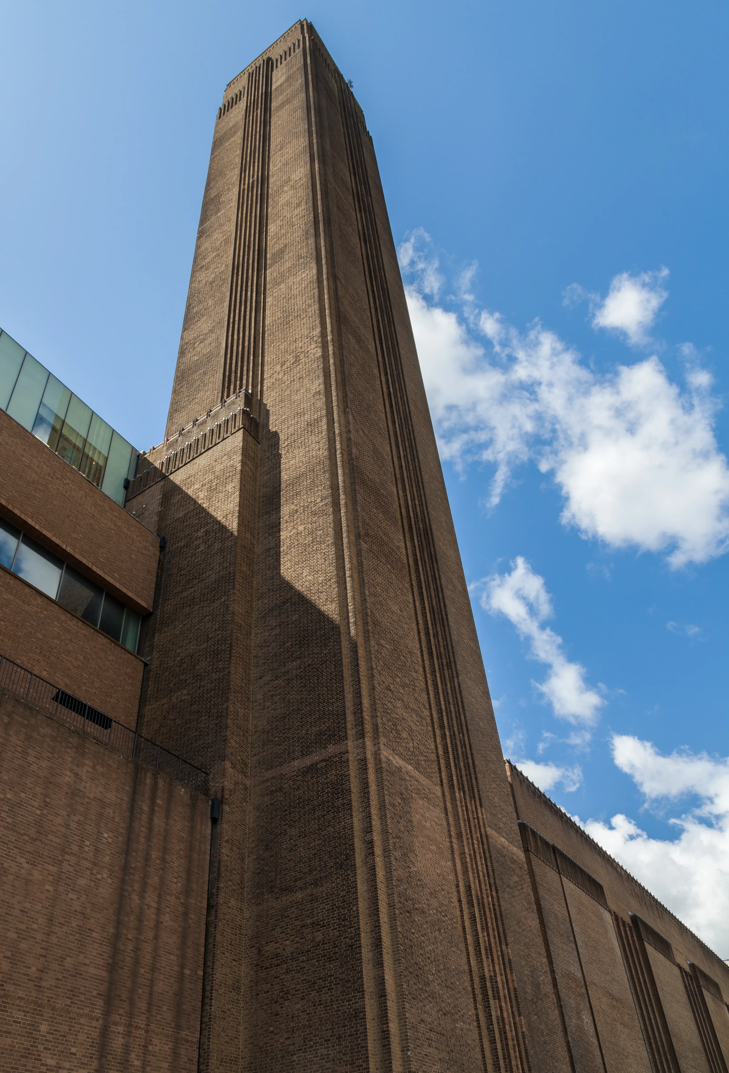Exterior view of Tate Modern museum in London